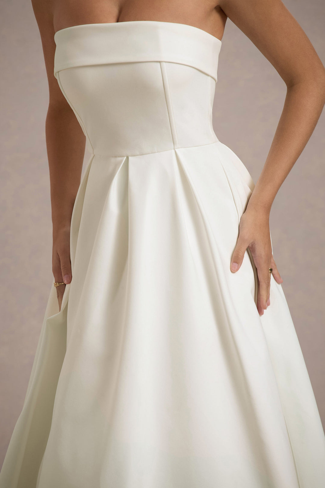 Evelyn - Off-Shoulder Elegant Dress