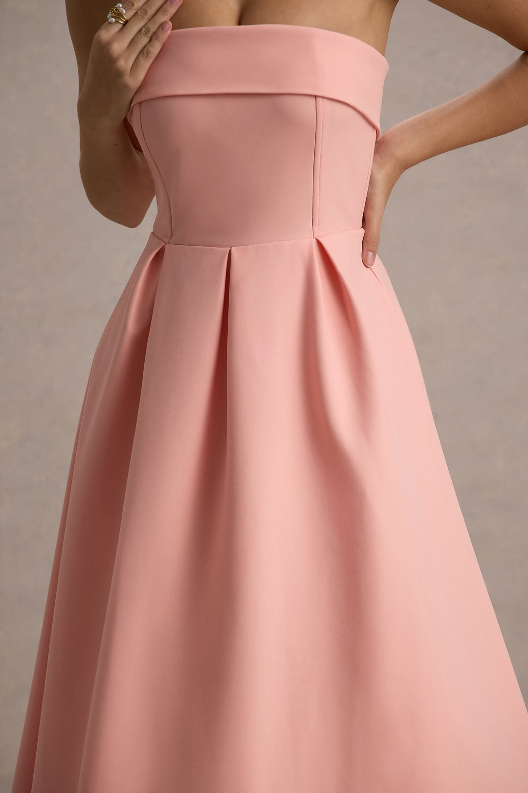 Evelyn - Off-Shoulder Elegant Dress